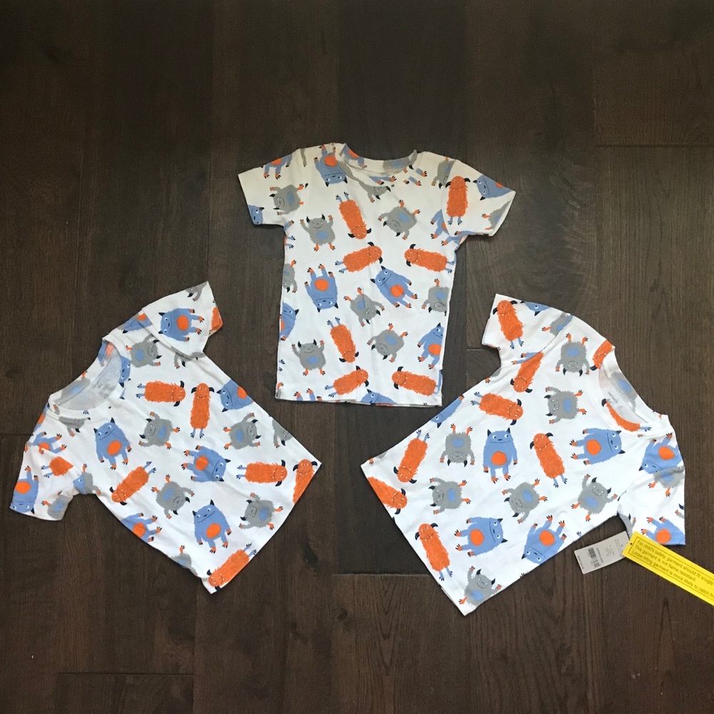 Carter’s shortsleeved pajama tops ⭐️ 3 for $10